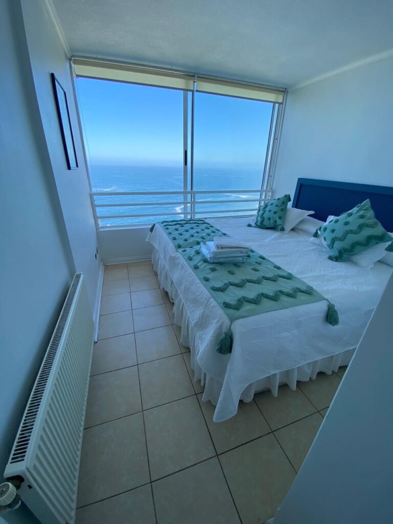 WhatsApp Image 2023-01-03 at 14.12.29 Vista de la habitación principal con vista al mar